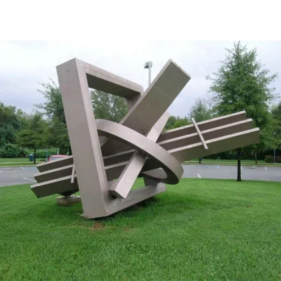 Современная большая сделанная на заказ скульптура из нержавеющей стали и металла для городского сада.